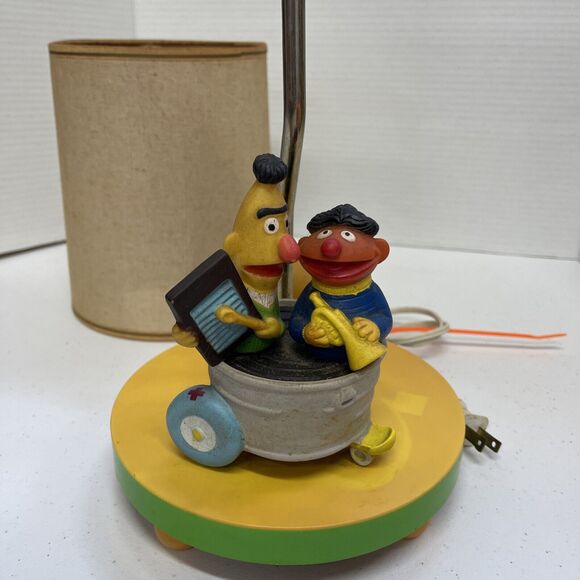 Sesame Street Bert And Ernie Lamp/Nightlight. - Picture 1 of 13